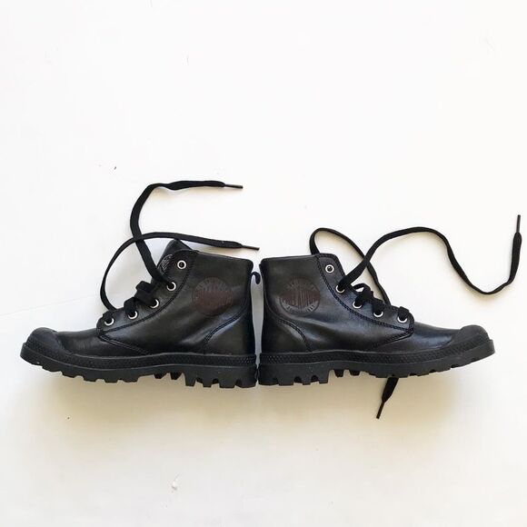 Palladium black combat boots EUC size 3.5Y - Picture 2 of 10